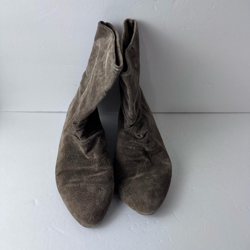 Vintage Newport News Brown Suede Flat Short Boots Women’s Size 8 - Picture 9 of 12